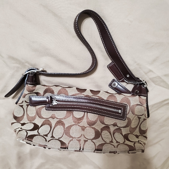 Coach - Picture 2 of 3